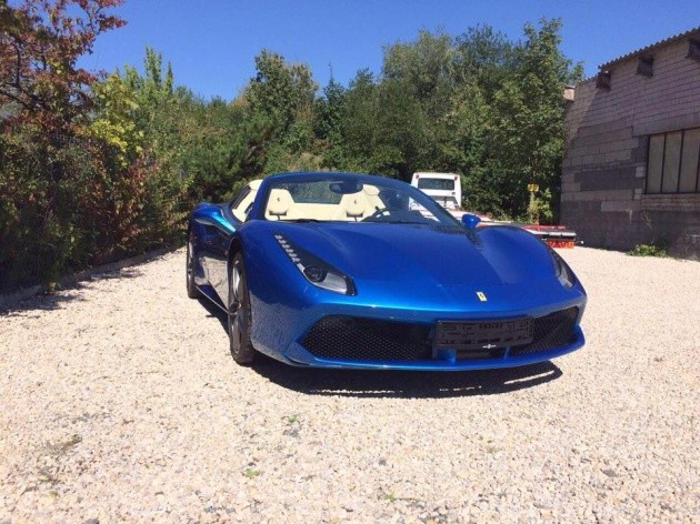 Thieu gia Ha Thanh tau Ferrari 488 Spider kich doc